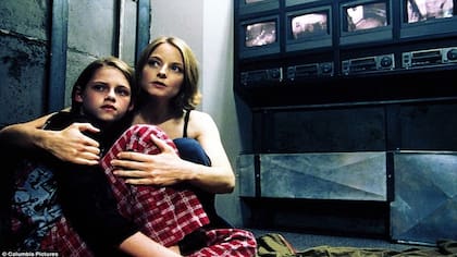 Kristen Stewart y Jodie Foster, como madre e hija en La habitación del pánico