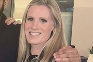 Renunció Kristin Cabot, la mujer que protagonizó el escándalo de la kiss cam de Coldplay