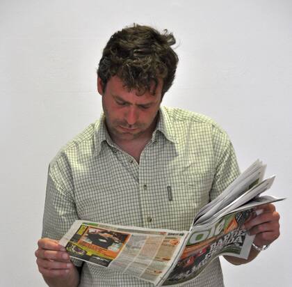 “Sabía que era una ciudad vibrante, con buena carne, mujeres hermosas y que se venía el Mundial 2002. Quería vivirlo en un país con chances reales de salir campeón. Lamentablemente, Argentina quedó afuera en primera ronda, ¡así que me tuve que quedar veinte años más para cumplir esa meta!”.