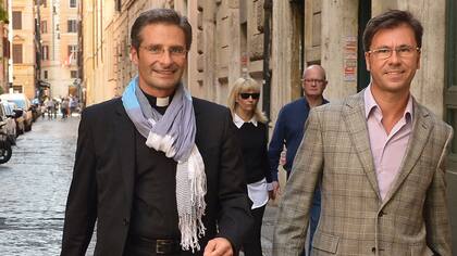 Krzysztof Charamsa, con su pareja en Roma