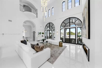Kun Agüero, Miami. Interiores. Living