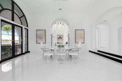 Kun Agüero, Miami. Interiores. Comedor principal