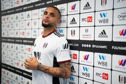 Kurzawa fue presentado oficialmente como nuevo refuerzo de Fulham, de la Premier League