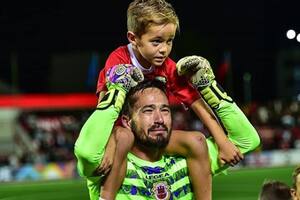 Del futsal pasó a atajar en la selección de Gibraltar, que sueña con la Eurocopa