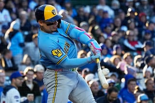 Kyle Harrison domina con 11 ponches y Milwaukee barre a unos Cachorros descuidados 5-0