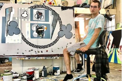 Kyle Stockford trabajando en una de sus obras