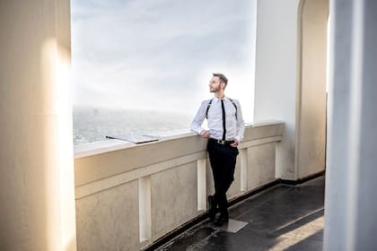 Kyle Thomas es reconocido por su apodo del astrólogo de las estrellas