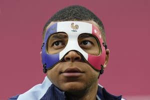 Mbappé ya se probó la máscara y se ilusiona con jugar en Francia ante Países Bajos