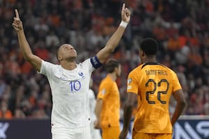 Dos bellezas de Mbappé en el cruce de los dos rivales más polémicos de la Argentina en Qatar