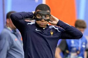 Mbappé miró desde el banco el 0-0 entre Francia y Países Bajos: cuál es el plan para el as de espadas