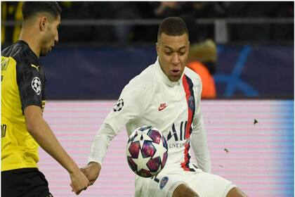Kylian Mbappé, de 21 años, juega en París SG y está valorizado en 216 millones de dólares.