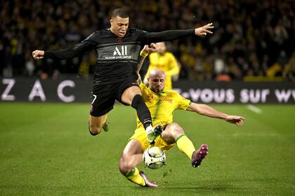 Kylian Mbappé es muy difícil de contener cuando ataca, pero su aporte defensivo es casi nulo y eso es una ventaja para el adversario.