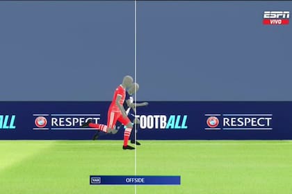 Kylian Mbappé escapó al gol por la izquierda, pero el VAR detectó el offside... de una rodilla