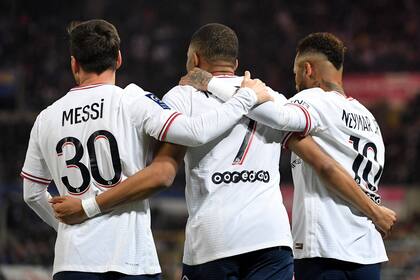 Kylian Mbappé, Lionel Messi y Neymar buscan seguir rompiendo récords con PSG