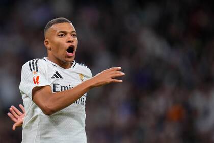 Kylian Mbappé será duda hasta último momento (AP Foto/Manu Fernández)