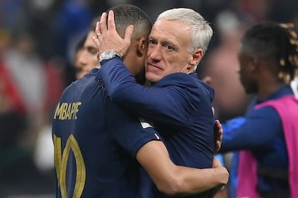 Kylian Mbappé y Didier Deschamps, dos piezas claves de Francia para este paso a la final de Qatar 2022