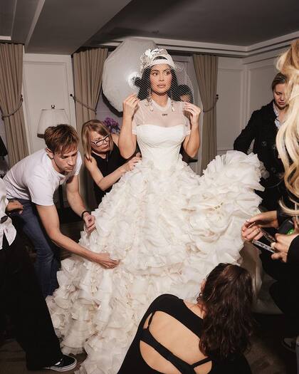 Kylie Jenner tenía un equipo de ocho personas para ayudarla a lucir divina