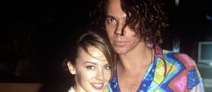 Kylie Minogue: de sus años en un set de TV al romance que le “abrió los ojos” y la dura enfermedad que tuvo