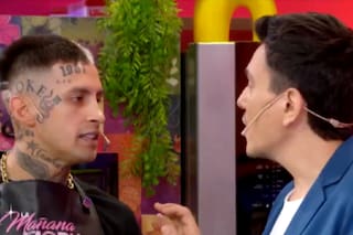 L-Gante enfrentó a un periodista en el programa de Moria Casán, lo insultó y dejó un tenso cruce en vivo