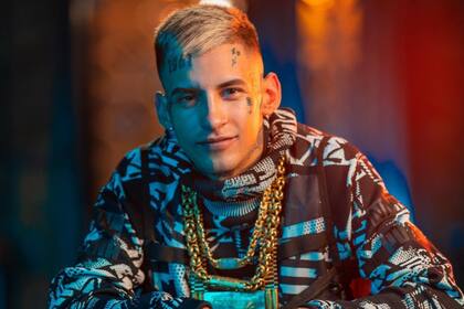 L-Gante está nuevamente en pareja, esta vez con una joven modelo