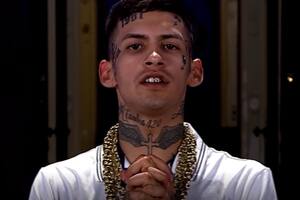 L-Gante respondió a las críticas y subió nuevos videos de su hija Jamaica con armas de juguete