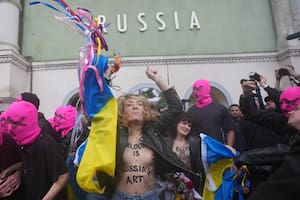 Más de 70 artistas renuncian a competir por los premios elegidos por el público