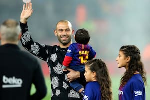 Una noche de emoción y ovaciones para Mascherano en el Camp Nou