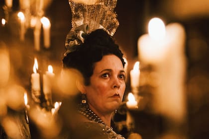 Olivia Colman como la reina Ana, primera soberana de Gran Bretaña y última reina de los Estuardo