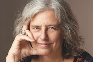 Influencers libertarios atacaron a una ensayista y abogada activista