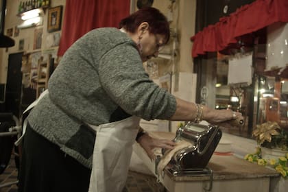 Antigua foto de Coty amasando en su mítico rincón.