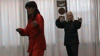 La abuela dejó yoga para hacer Tai Chi, una disciplina para meditar