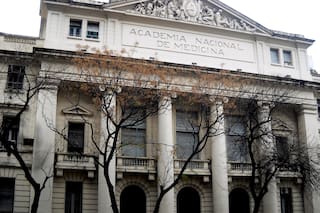 La Academia Nacional de Medicina denunció un recorte de fondos y el Gobierno afirmó que dejará de subsidiarla