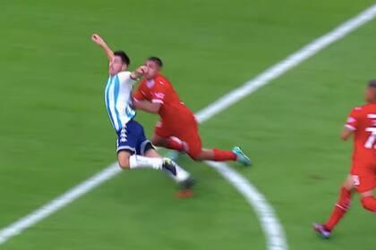 La acción de la polémica: el empujón de Vallejo a Mura empieza afuera pero... ¿dónde terminó?