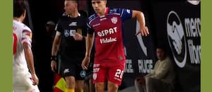 Desde este fin de semana ya no se podrá pisar la pelota con ambos pies: el motivo y las sanciones