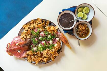 La aclamada cocina de Ensenada es reconocida por su enfoque en mariscos y mezcales