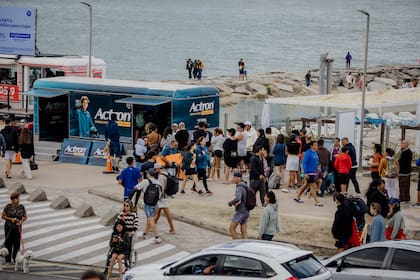 La activación reforzó la alianza entre Actron Rápida Acción Nueva Fórmula y Franco Colapinto desde un territorio común asociado a la velocidad.