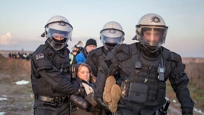 La activista fue arrestada en enero en Alemania por protestar contra la demolición de un pueblo para abrir paso a una mina de carbón
