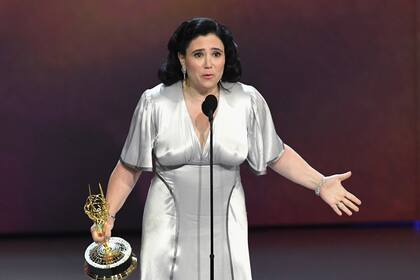 La actriz Alex Borstein se impuso en su categoría frente a otras colegas que parecían seguras ganadoras