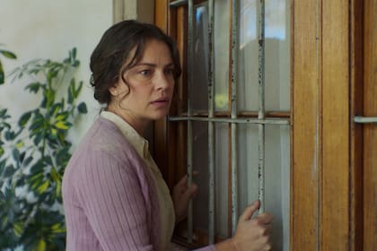 La actriz argentina Dolores Fonzi es parte del elenco de la nueva seria "La casa de los espiritus"