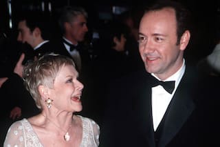 Judi Dench salió en defensa de Kevin Spacey: "Es un buen amigo"