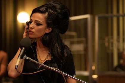 La actriz británica Marisa Abela en la piel de Amy Winehouse en Back to Black, la biopic sobre la vida de Amy Winehouse