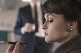 The Crown: la primera imagen de Helena Bonham Carter como la princesa Margarita