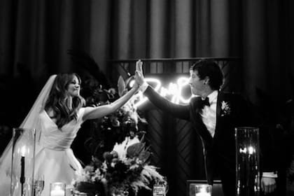 La actriz de 21 años compartió una imagen en su cuenta de Instagram confirmando la noticia; la boda se llevó a cabo en Año Nuevo de 2019