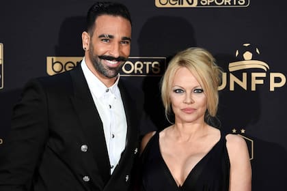 La actriz de Baywatch y un tremendo relato sobre el futbolista del Marsella