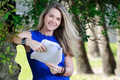 La actriz debió cambiar de profesión producto de las pocas ofertas de trabajo en el mundo actoral (Instagram/@sonyasmith23)