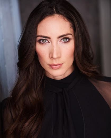 la actriz Devyn LaBella demandó a Kevin Costner por presuntamente obligarla a hacer una escena de violación sin su consentimiento (Foto: Instagram @devynlabella)