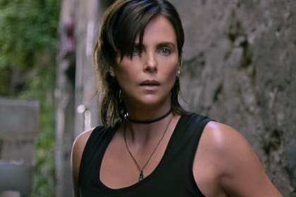 La actriz en La vieja guardia 2