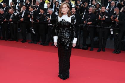La actriz francesa conmocionó a la audiencia al presentar un galardón honorífico a Barbra Streisand, que no pudo acudir a la gala
