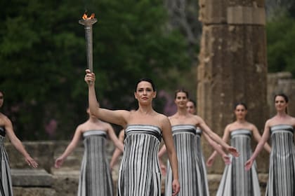 La actriz griega Mary Mina interpretó el rol de la sacerdotiza que encendió la llama
