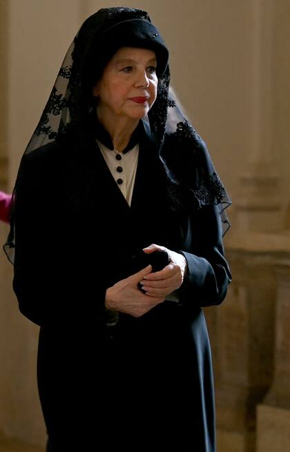 La actriz italiana Stefania Sandrelli respetó el protocolo del Vaticano a rajatabla